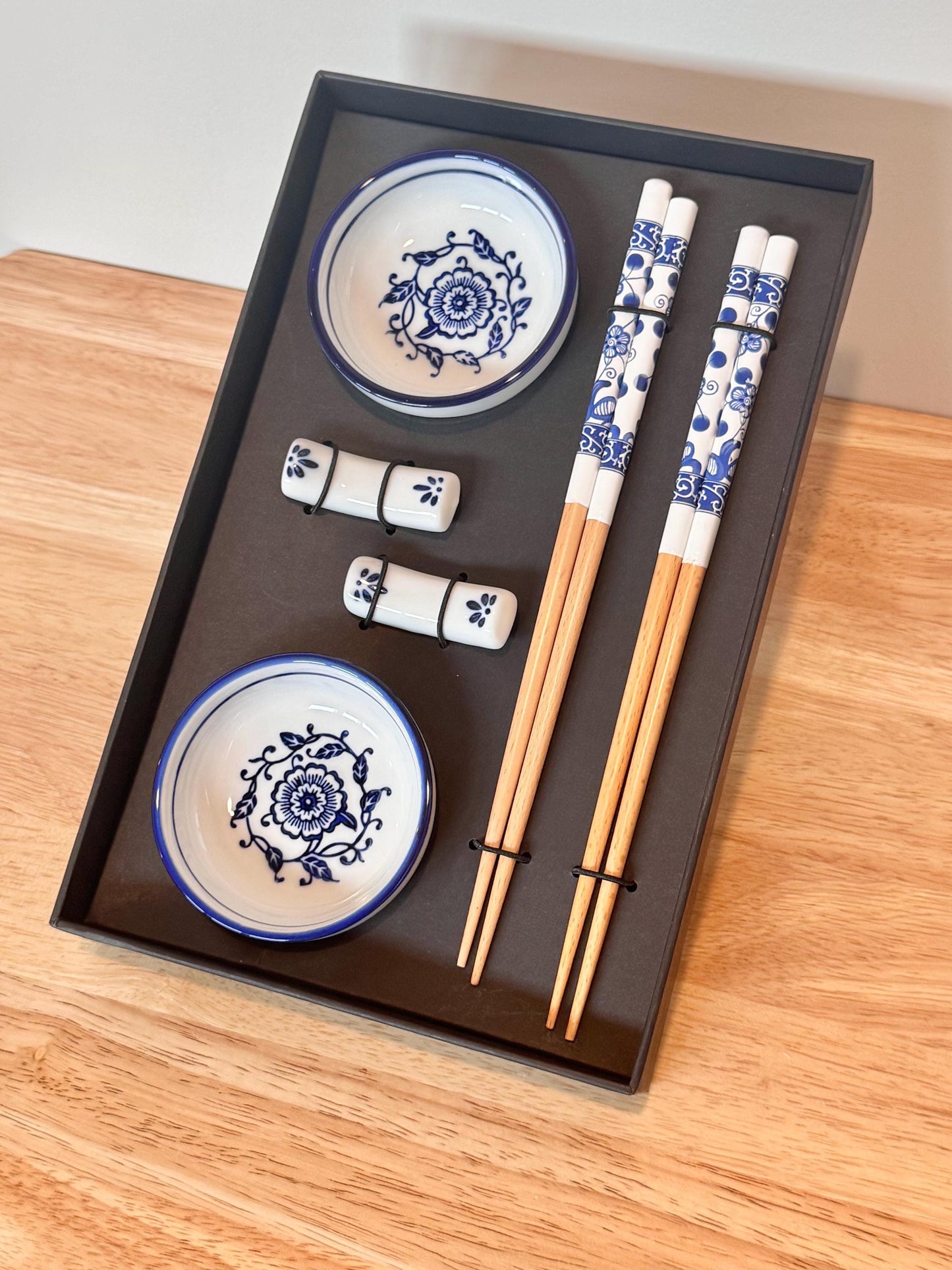 Chopsticks with blue art rest 2 pairs, Husband/Wife chopsticks gift set, Ceramic blue china rests, sauce bowl, dipping sauce bowl, ultimate