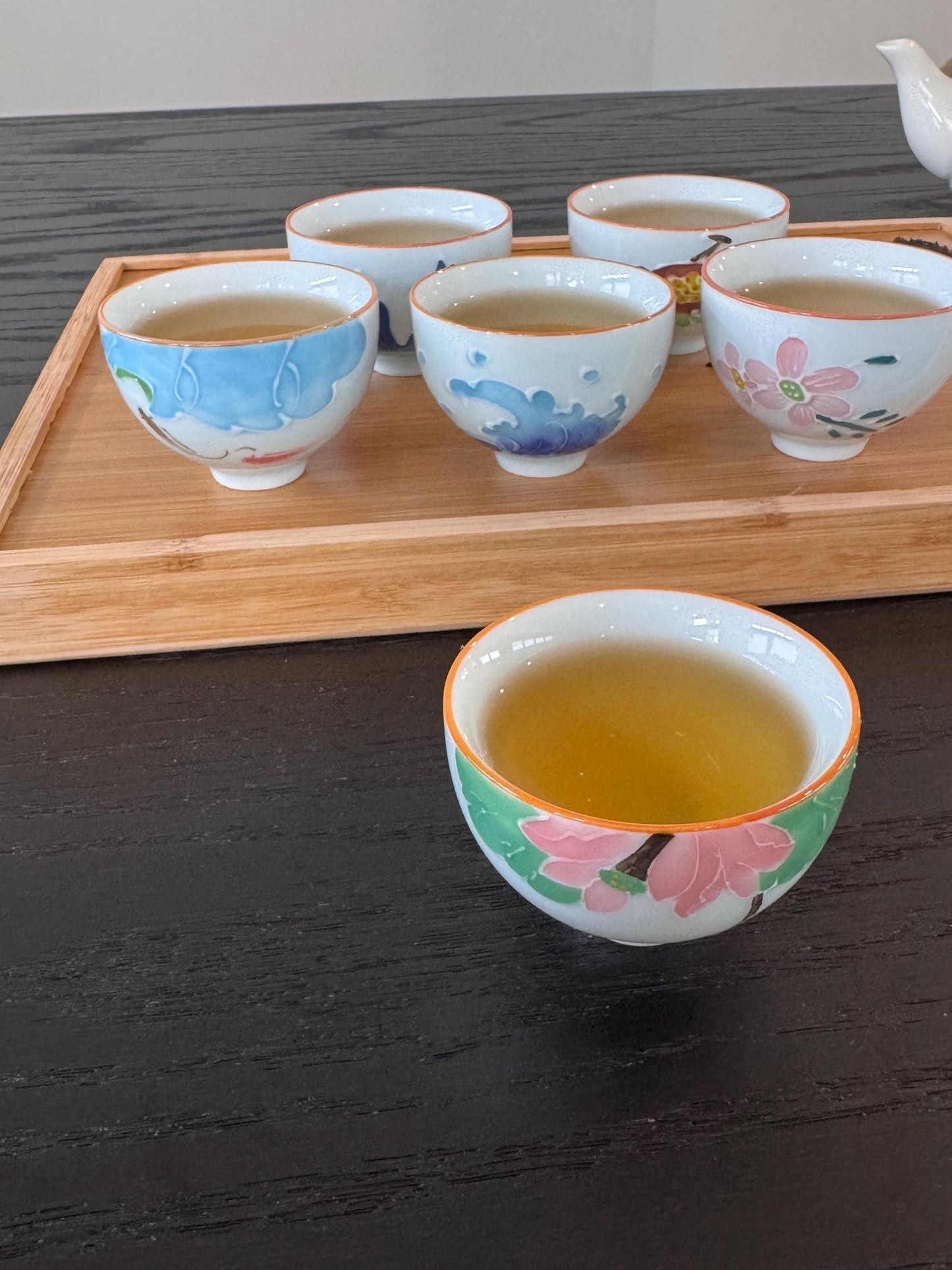 Chinese tea cup dehua clay, 6 pcs designs flower tea cups, gong fu tea cups, with gift box, kung fu cup tea cup, art tea cup