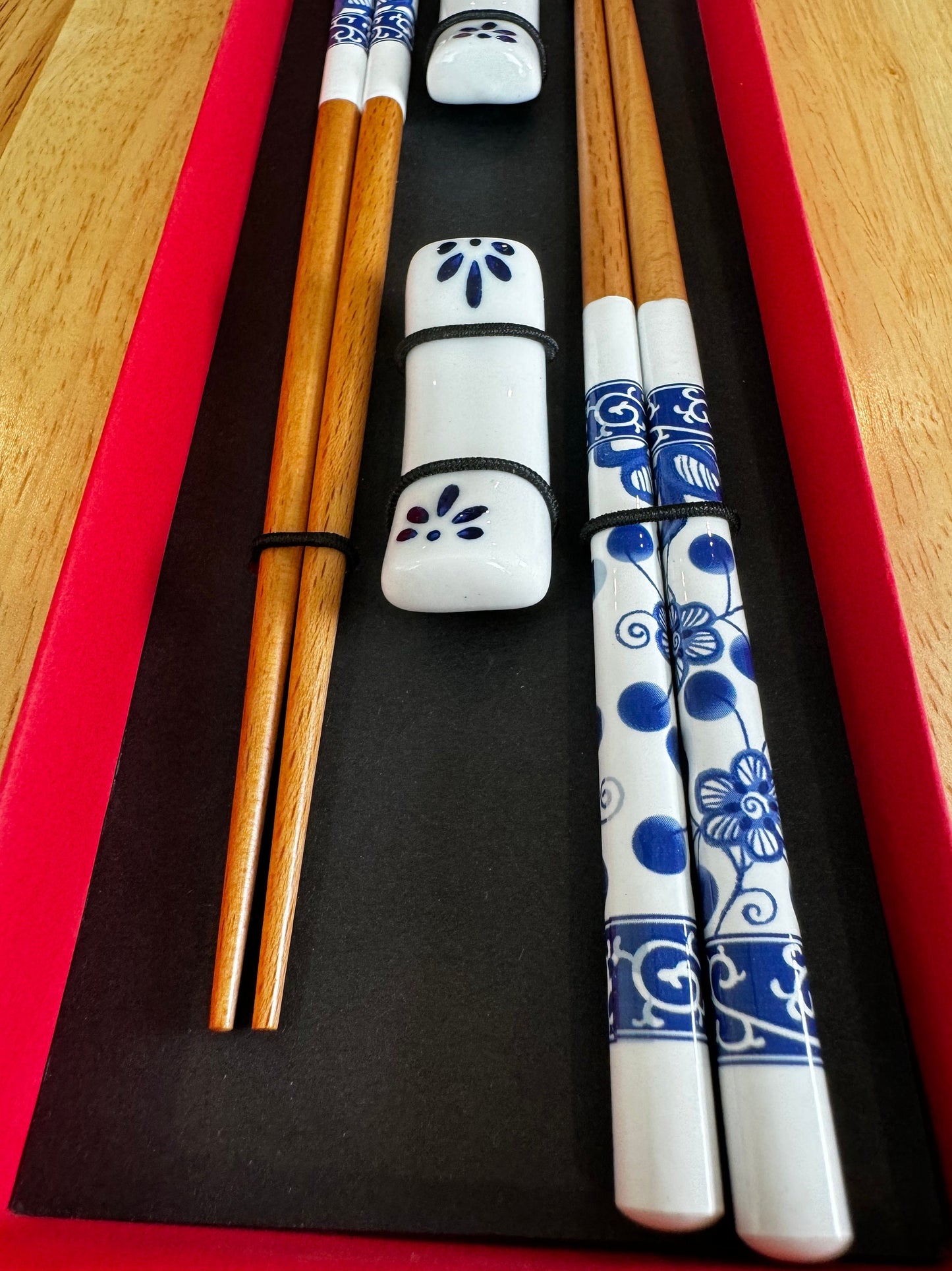 Chopsticks with blue art rest 2 pairs, Husband/Wife chopsticks gift set, Ceramic blue china rests, fine china decorations, Elegant chopstick